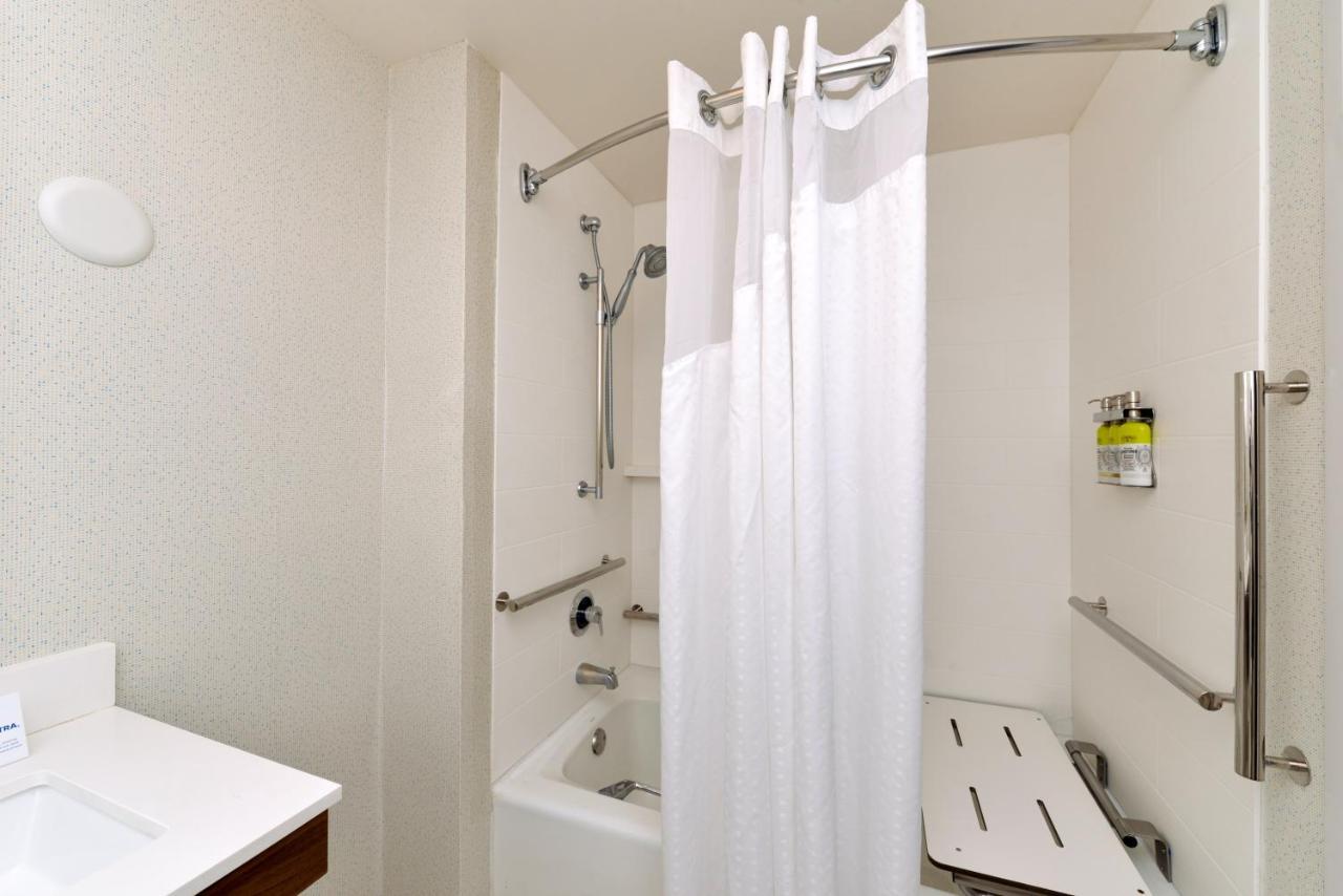 Holiday Inn Express Lodi By Ihg Bagian luar foto