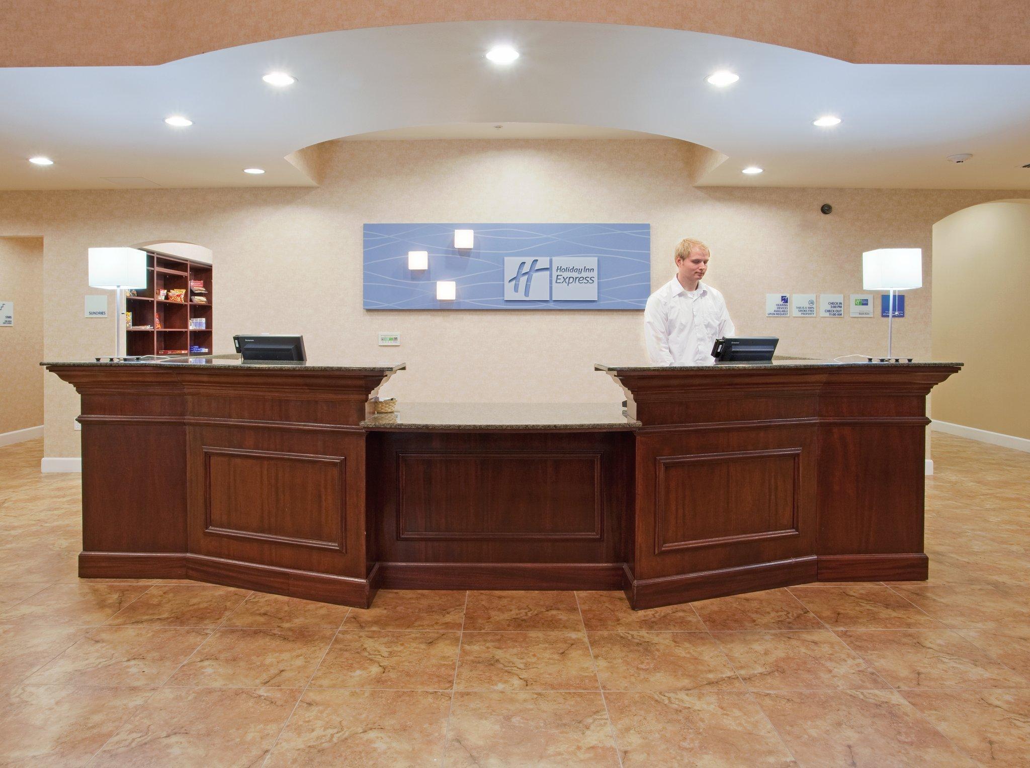Holiday Inn Express Lodi By Ihg Bagian luar foto