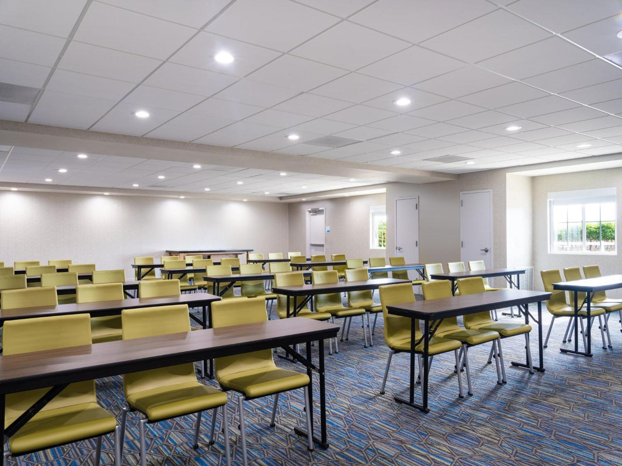Holiday Inn Express Lodi By Ihg Bagian luar foto