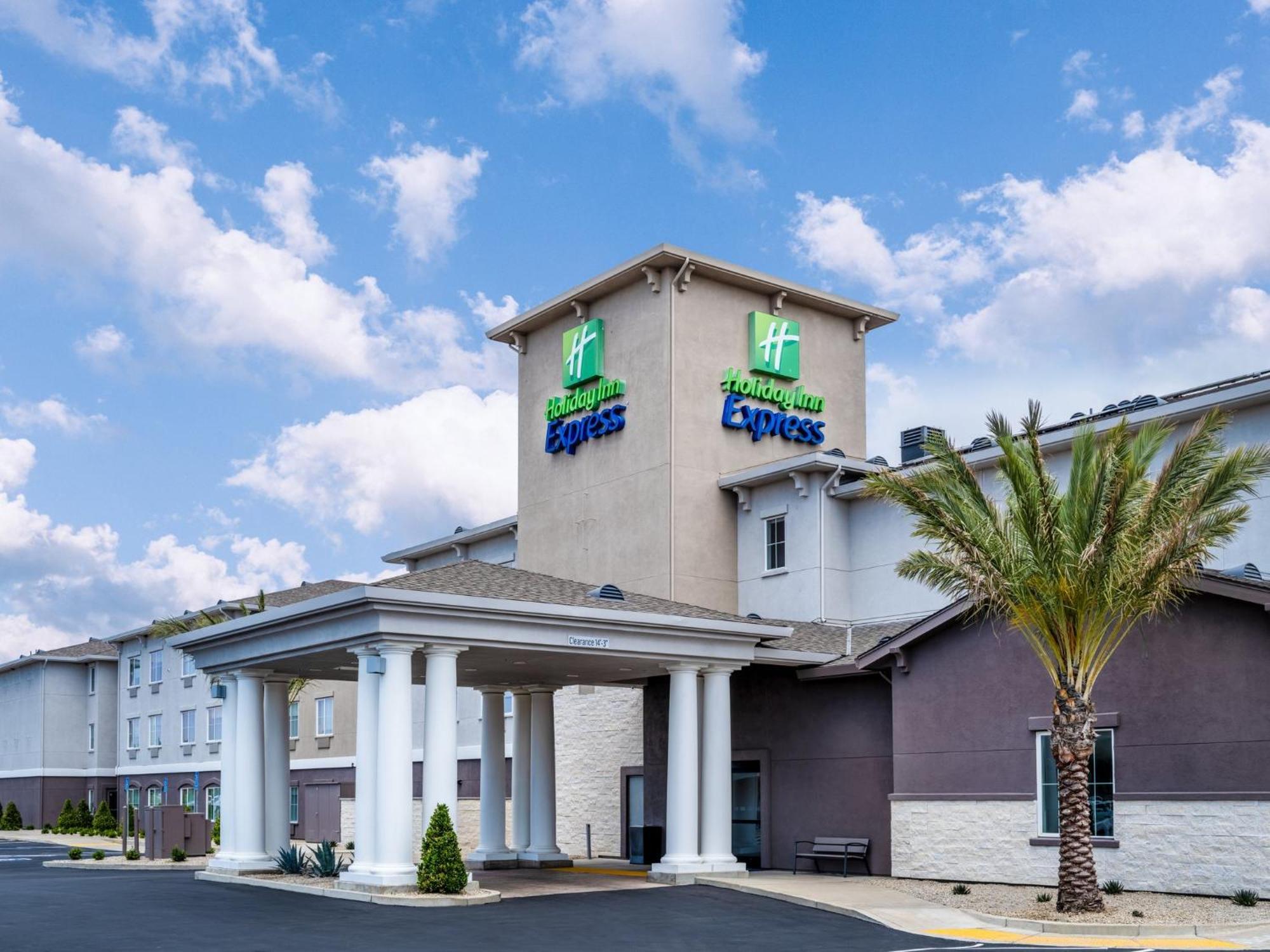 Holiday Inn Express Lodi By Ihg Bagian luar foto