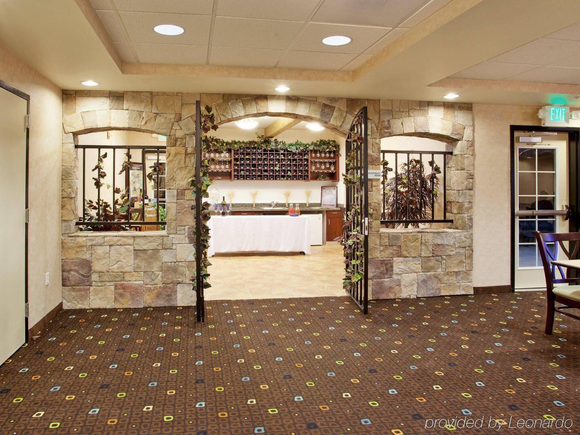 Holiday Inn Express Lodi By Ihg Bagian luar foto