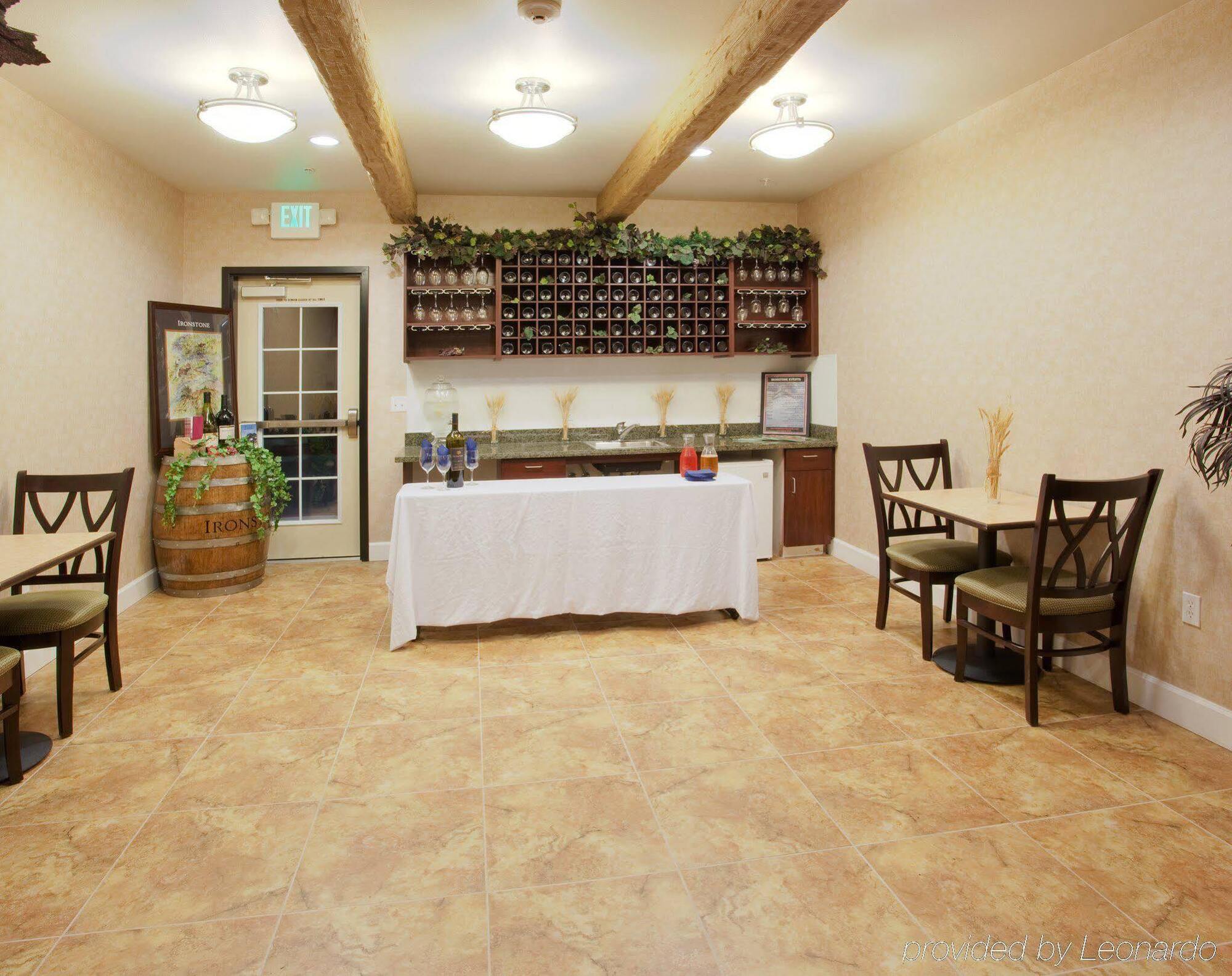 Holiday Inn Express Lodi By Ihg Bagian luar foto
